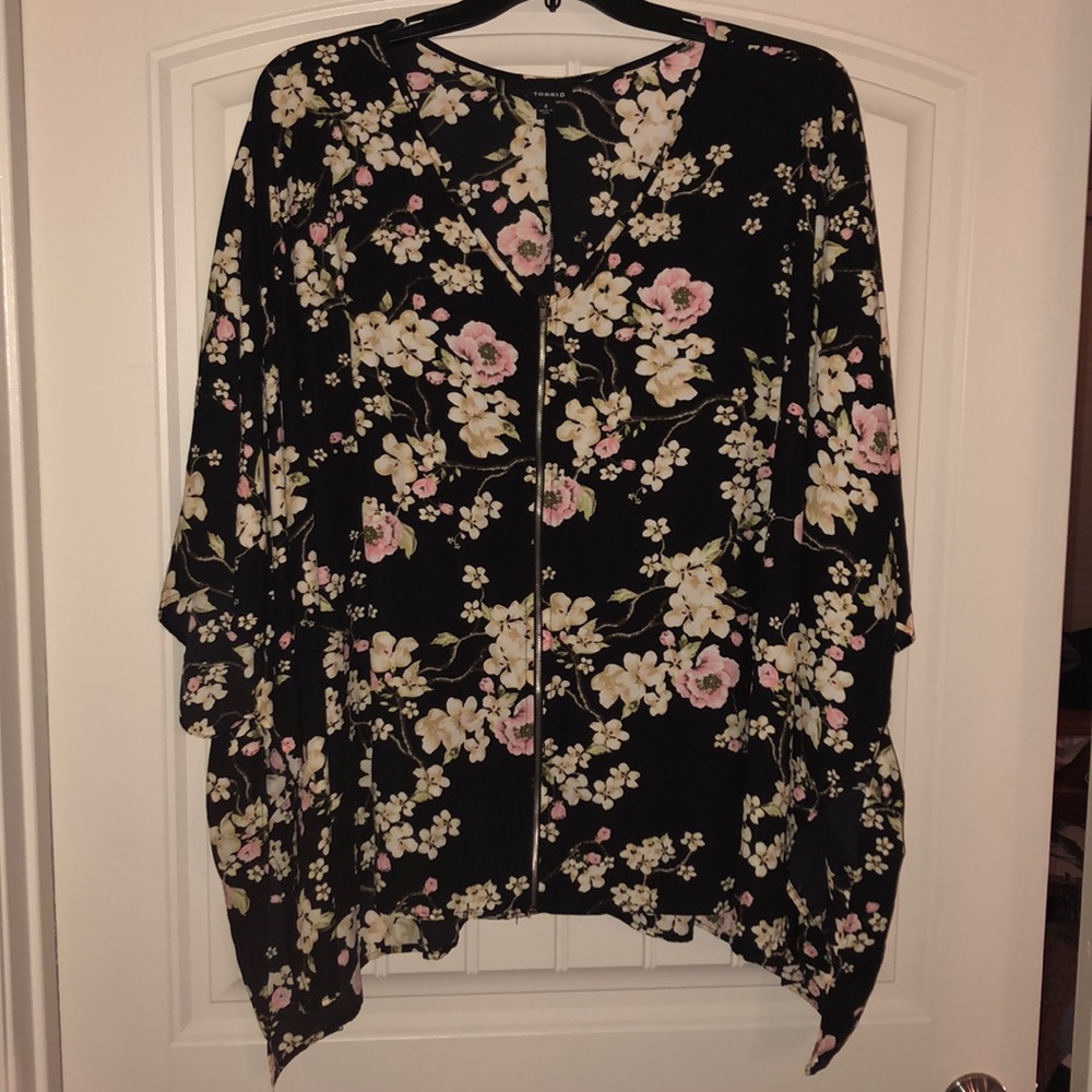 Floral zip up kimono